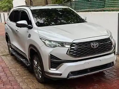 Second Hand टोयोटा इनोवा हायक्रॉस ZX (O) Hybrid (Electric + Petrol) Automatic (e-CVT) 7 STR in चेन्नई