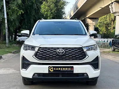 2025 Toyota Innova Hycross ZX (O) Hybrid (Electric + Petrol) Automatic (e-CVT) 7 STR Platinum White Pearl 1