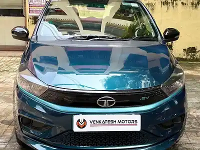 2024 टाटा टियागो ईवी XT Medium Range [2022-2025] 1