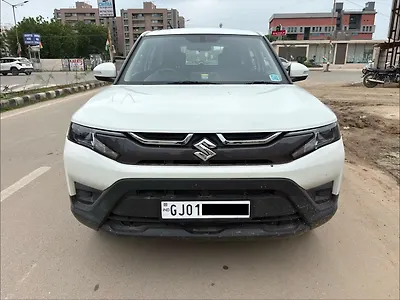 2025 मारुति सुज़ुकी विटारा ब्रेज़ा VXi Petrol Automatic 1