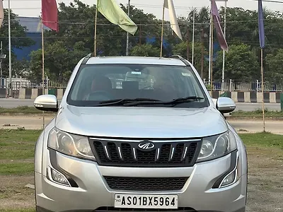 2015 Mahindra XUV500 W10 1