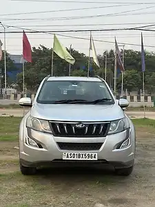 2015 Mahindra XUV500 W10 1