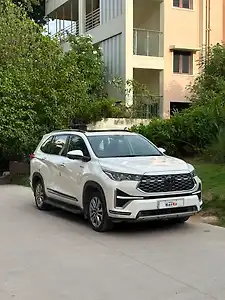 2024 टोयोटा इनोवा हायक्रॉस ZX (O) Hybrid (Electric + Petrol) Automatic (e-CVT) 7 STR 1