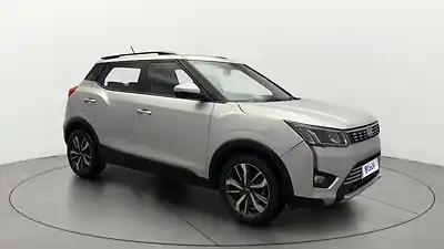 2020 महिंद्रा XUV300 w8 (o) 1.2 पेट्रोल 1