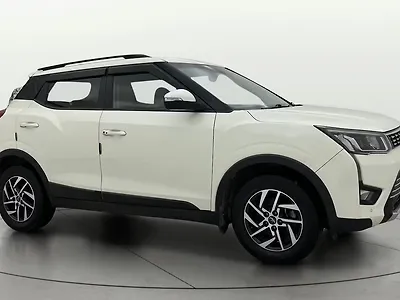 2022 Mahindra XUV300 W8 (O) 1.2 Petrol AMT