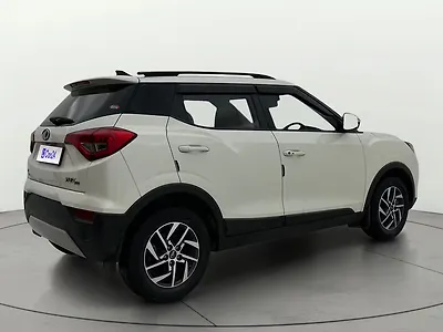 2022 Mahindra XUV300 W8 (O) 1.2 Petrol AMT