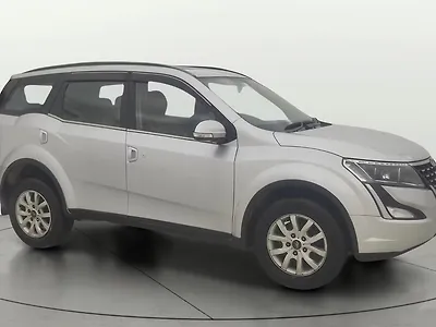 2021 Mahindra XUV500 W9 1
