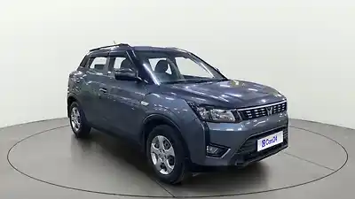 2023 महिंद्रा XUV300 w6 1.2 पेट्रोल 1 2023 महिंद्रा XUV300 w6 1.2 पेट्रोल 1