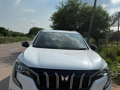 2023 Mahindra XUV700 AX 5 Diesel MT 7 STR [2021] 1