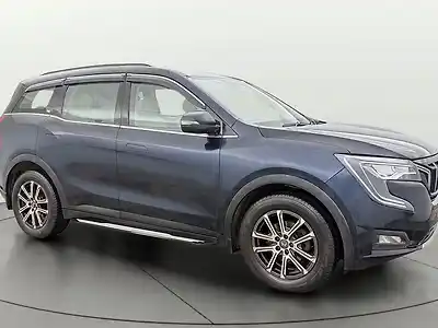 2022 महिंद्रा XUV700 AX7 पेट्रोल एटी 7 सीटर [2023-2024] 1