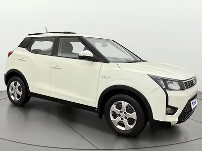 2022 Mahindra XUV300 W6 1.2 Petrol AMT [2021] 1