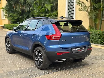 2019 Volvo XC40 T4 R-Design
