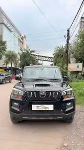 2017 Mahindra Scorpio S10 1