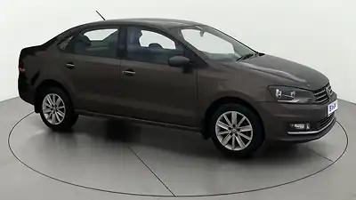 2015 Volkswagen Vento Highline Petrol 1