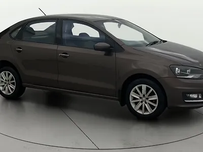 2015 Volkswagen Vento Highline Petrol 1