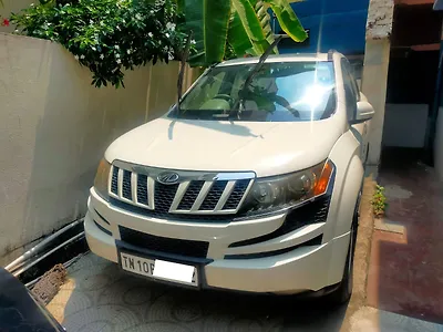 2013 Mahindra XUV500 W8 1