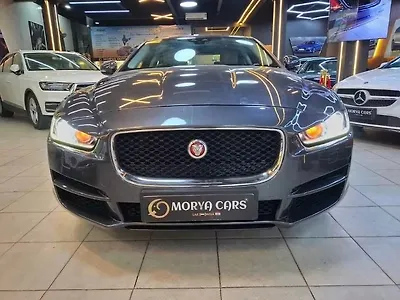 2016 Jaguar XE Prestige 1