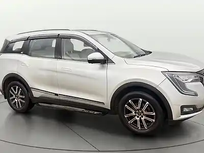 2022 महिंद्रा XUV700 AX7 पेट्रोल एटी 7 सीटर [2023-2024] 1