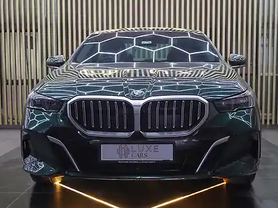 2025 बीएमडब्ल्यू 5 सीरीज़ 530Li Petrol 2.0L Turbo Automatic Aluminium Satinated 1