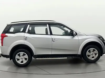 2017 Mahindra XUV500 W6