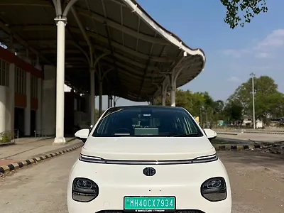 2025 MG Windsor EV Essence 38.0 kWh 1 2025 MG Windsor EV Essence 38.0 kWh 1
