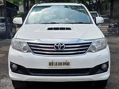 2013 Toyota Fortuner 4x2 AT 1