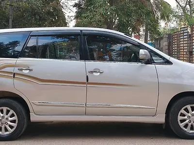 2014 Toyota Innova 2.5 EV PS 8 STR BS-IV