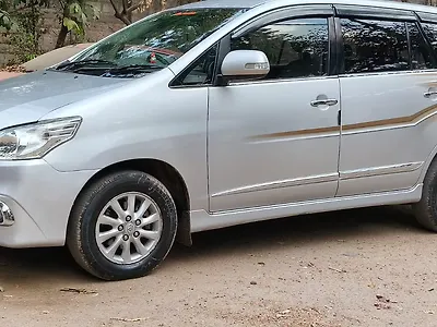 2014 Toyota Innova 2.5 EV PS 8 STR BS-IV