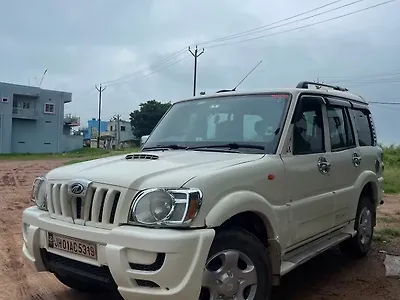 2009 Mahindra Scorpio SLE BS-III 1
