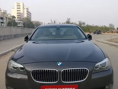 2013 BMW 5-Series 520d Luxury Line 1