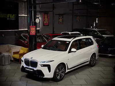 2025 BMW X7 xDrive40i M Sport 1