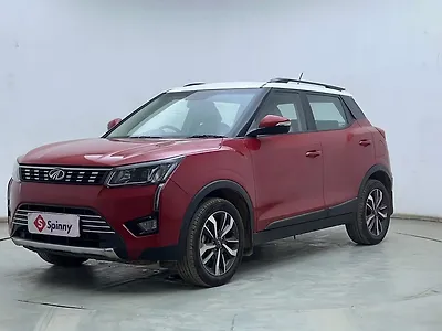 2021 Mahindra XUV300 W8(O) 1.2 Petrol Dual Tone 1