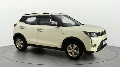 2022 Mahindra XUV300 W8 (O) 1.2 Petrol AMT 1