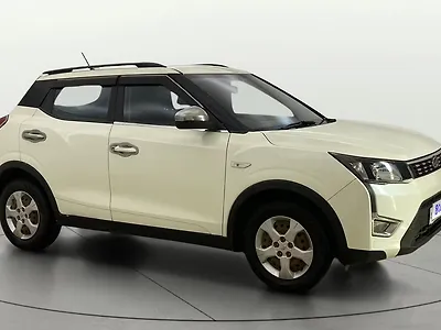 2022 Mahindra XUV300 W8 (O) 1.2 Petrol AMT 1