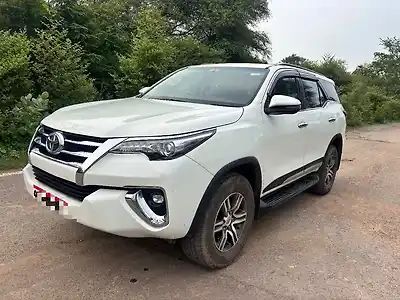 2017 टोयोटा फ़ॉर्च्यूनर 2.8 4x2 ऑटामैटिक [2016-2020] 1