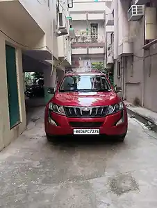 2016 महिंद्रा XUV500 w10 1 2016 महिंद्रा XUV500 w10 1