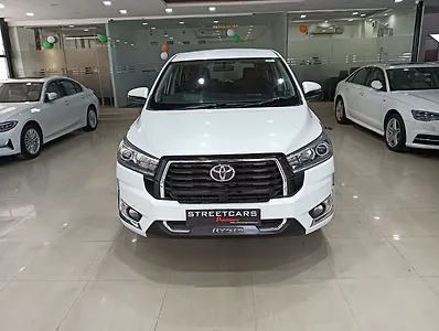 2023 Toyota Innova Crysta VX 2.4 7 STR 1 2023 Toyota Innova Crysta VX 2.4 7 STR 1