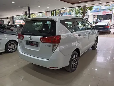 2023 Toyota Innova Crysta VX 2.4 7 STR