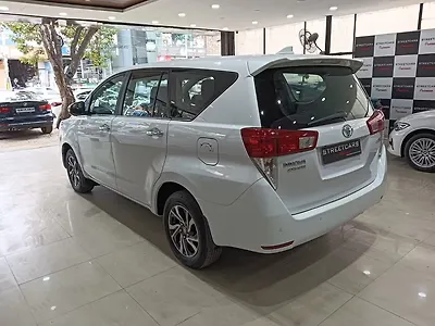 2023 Toyota Innova Crysta VX 2.4 7 STR