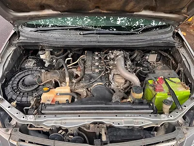 2016 Toyota Innova 2.5 G BS IV 8 STR