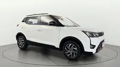 2022 Mahindra XUV300 W8 (O) 1.2 Petrol 1