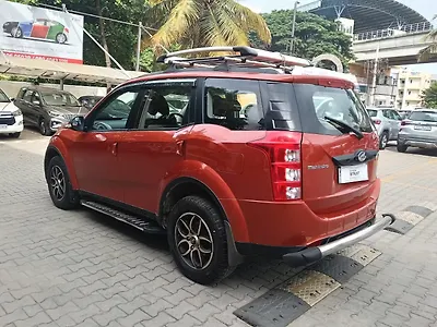 2017 Mahindra XUV500 W6