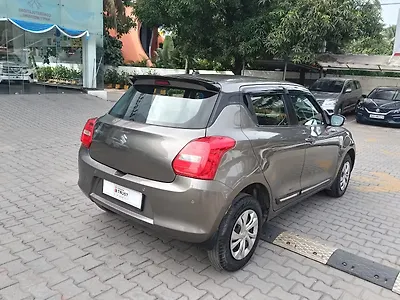 2023 Maruti Suzuki Swift VXi AMT