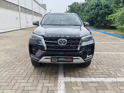 2023 टोयोटा फ़ॉर्च्यूनर  4x4 एटी 2.8 डीज़ल 1
