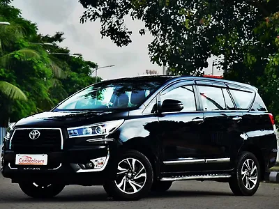 2024 Toyota Innova Crysta VX Diesel Manual 8 STR 1