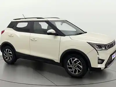 2023 महिंद्रा XUV300 w8 (o) 1.5 डीज़ल एएमटी 1