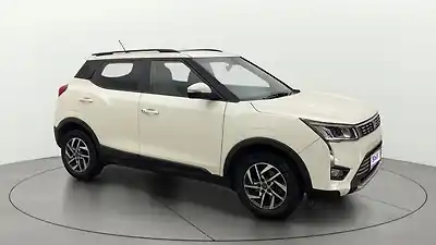 2023 महिंद्रा XUV300 w8 (o) 1.5 डीज़ल एएमटी 1 2023 महिंद्रा XUV300 w8 (o) 1.5 डीज़ल एएमटी 1