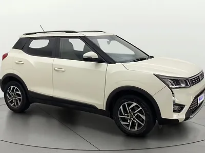 2023 Mahindra XUV300 W8 (O) 1.5 Diesel AMT 1