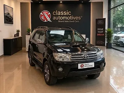 2010 Toyota Fortuner 3.0 MT 1