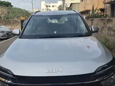 2024 किआ कारेन्स प्रेस्टीज (O) 1.5 पेट्रोल 7 सीटर 1